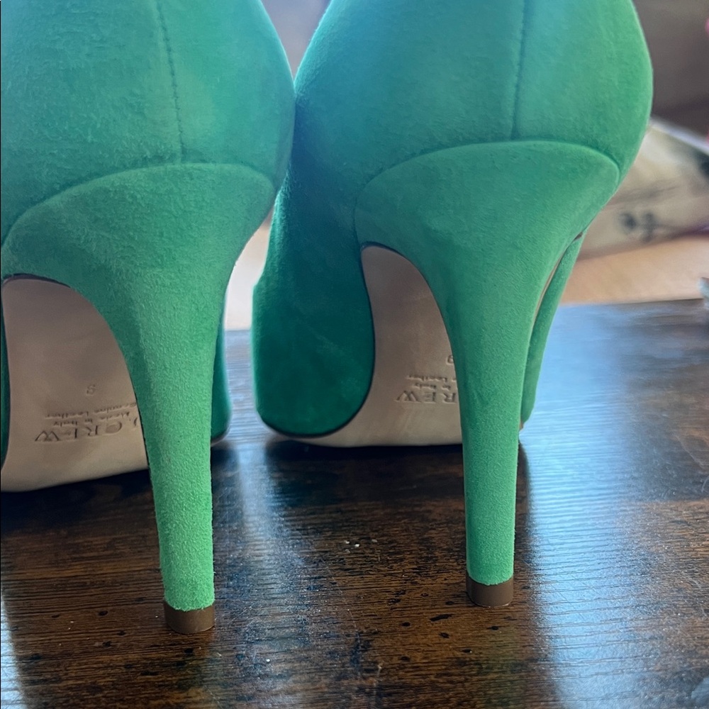 J. Crew Vibrant Green Suede Heels - Picture 6 of 6